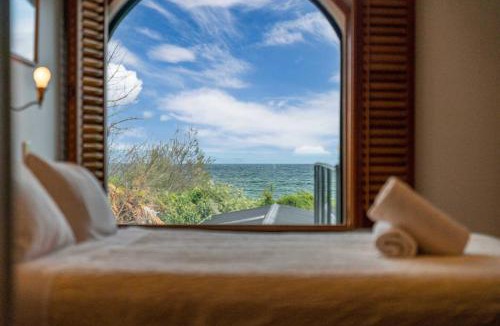 Waitahanui House | Ultimate Lakefront Getaway