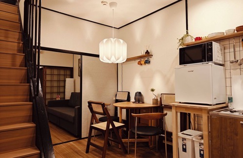 Konohana House | USJ & Umeda 5 min train. Charming two-bedroom house, Kansaiairport direct tram