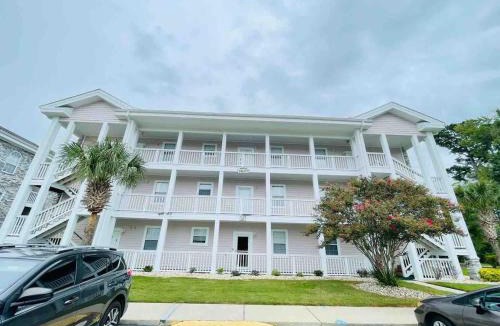 Central Myrtle Beach House | Vacational stylish condo at Magnolia Place MB