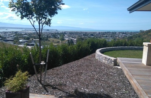 Stoke House | Views, Space and Privacy