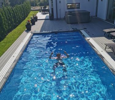 Bara Villa | Villa med pool