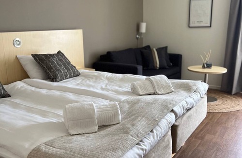 Strandbaden Hotel | Visit Örestrand