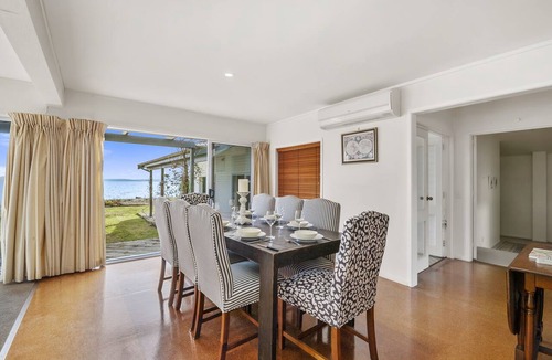 Waitahanui House | Waitahanui Lakefront Escape - Waitahanui Home