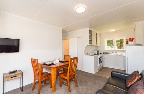 Paihia Cabin | Waitangi Beach Bach 30A