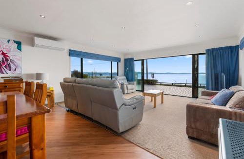 Waitetoko House | Waitetoko Waterfront - Waitetoko Holiday Home