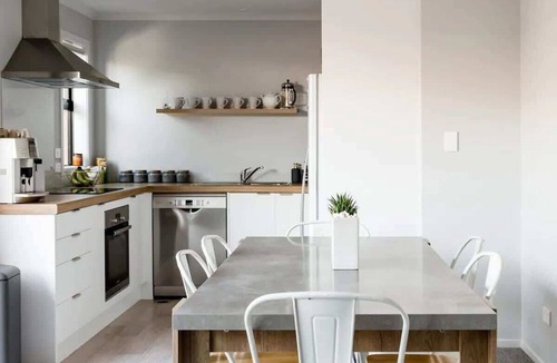 Hamilton North House | Walk to River & Stadium | Indoor-Outdoor Flow