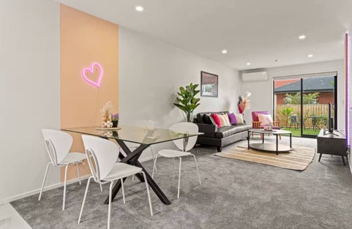 Henderson House | Warm and Inviting 2 Bedroom Home