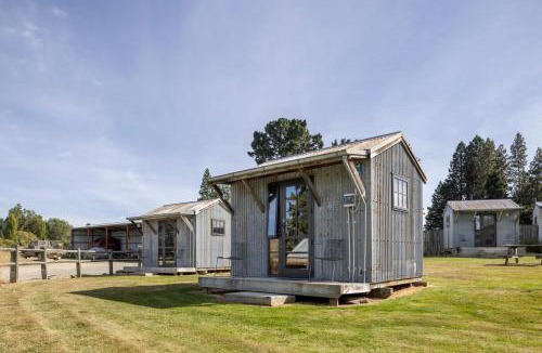 Wedderburn Hotel | Wedderburn Cottages
