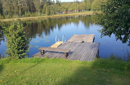 Saxan Apartment | Welcome to this inviting vacation apartment on the lake!