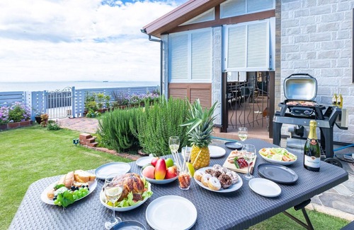 Awaji House | West coast BBQ while watching the sunset in fron / Awaji Hyōgo