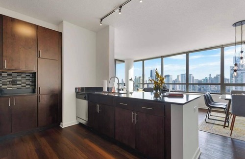 Downtown Chicago Apartment | West Loop 2BR with Skyline Views + Prime Location