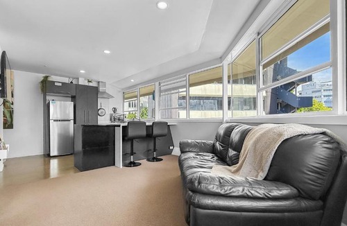 Grafton Apartment | Whitaker Wish- Spacious, city based apartment with carpark