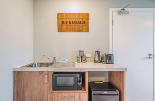 Tekapo Hotel | Woolshed Suites