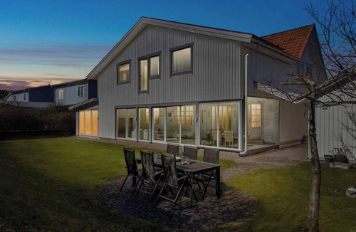 Linnarhult House | Workers Villa - 7BR - 15 Beds - 3 Bath - All Inc