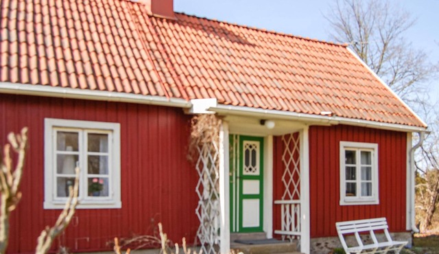 1 bedroom beach front home in Gnisvärd
