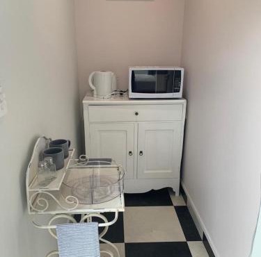 1 bedroom studio with 2 E-bikes for use