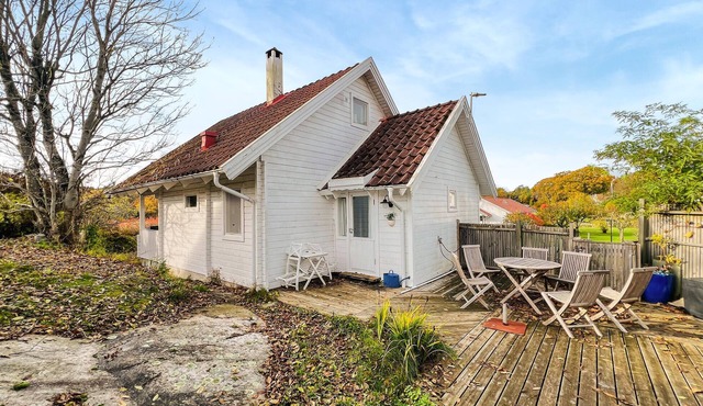 2 bedroom gorgeous home in Strömstad