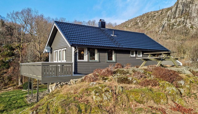 3 bedroom awesome home in Lyngdal