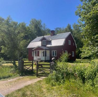 3 bedroom Forest Cabin Retreat in Högsby Småland