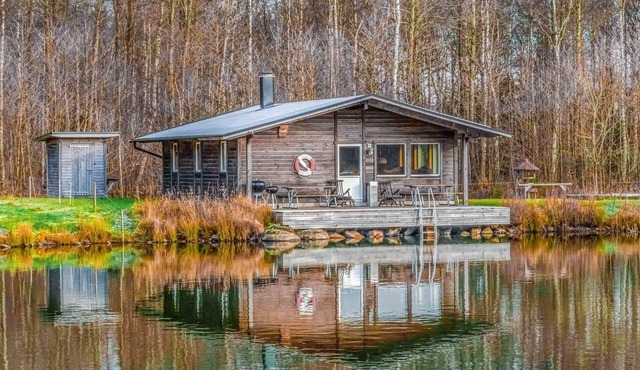 3 bedroom lake front home in Hörby
