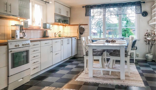 4 bedroom accommodation in Löttorp