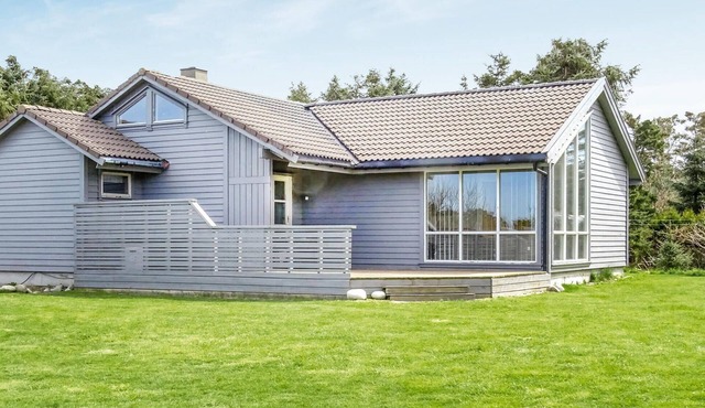 4 bedroom cozy home in Kleppe