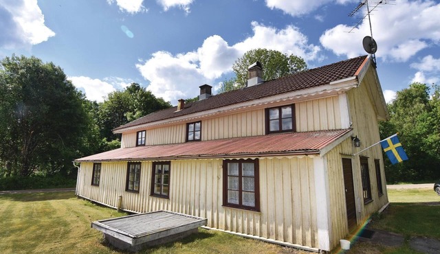 5 bedroom beautiful home in Mårdaklev