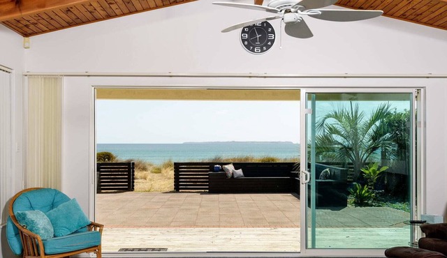 Absolute Beachfront on Peaceful Karewa Parade