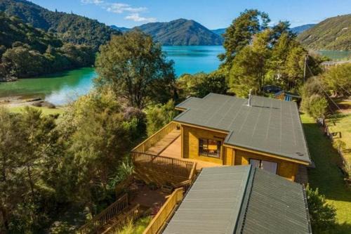 Absolute Tranquility - surrounded by native bush