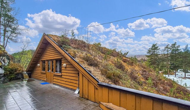 Amazing apartment in Tjørhom with sauna