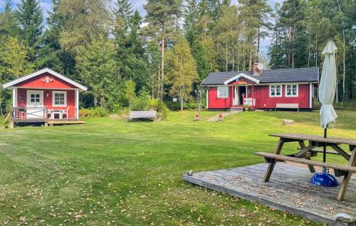 Awesome Home In Ätran With Wifi