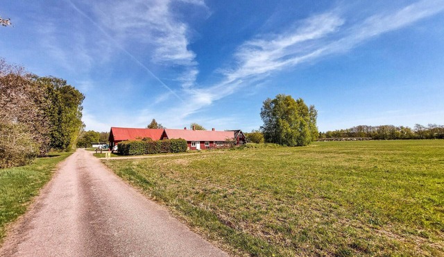 Awesome home in Eldsberga with kitchen