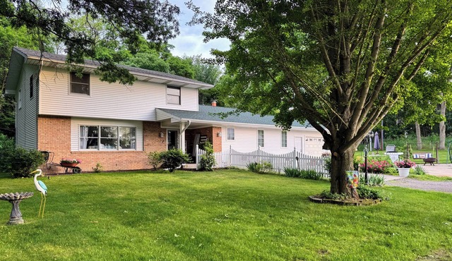 BBQ, WIFI, full kitchen, smartTV, firepit, Queen