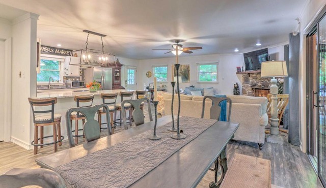Beautiful Connestee Falls Home w/Porch in Brevard