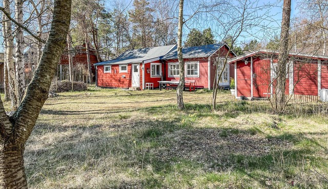 Beautiful home in Löderup with kitchen