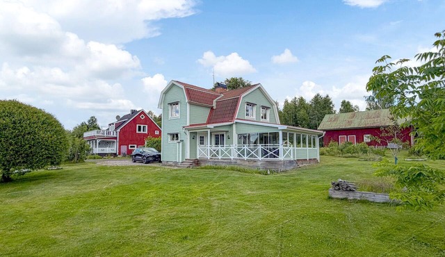 Beautiful home in Munkfors with WiFi