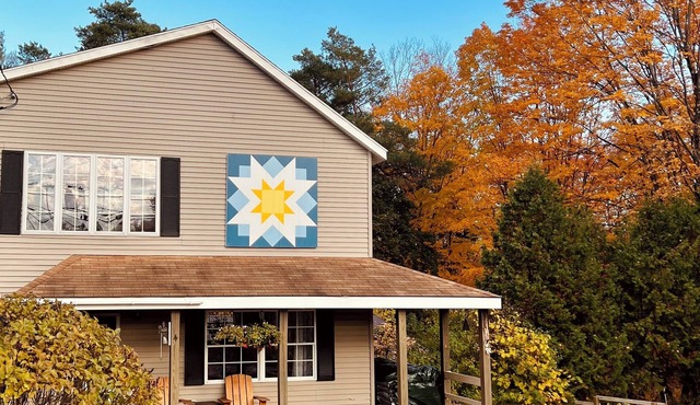 Bubar Barn - screen porch, deck, + parking