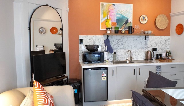 Central Appt Chic Cosy Private Access & Deck - Nile Street