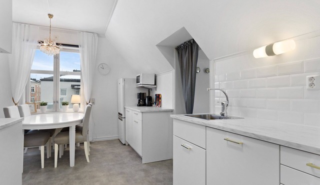 Central two bedroom apartment with everything needed!