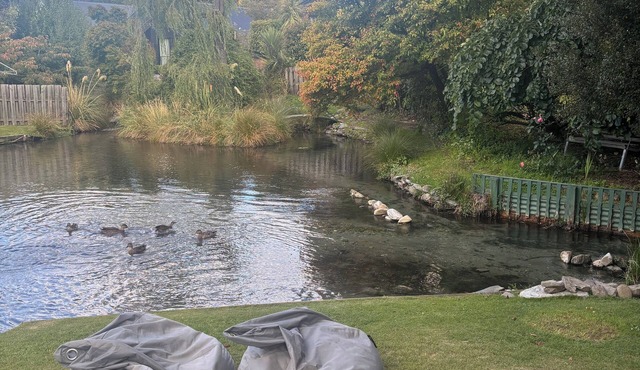 Central Wanaka Stay | Walk to Lake & Town | Close to Cardrona & Treble Cone