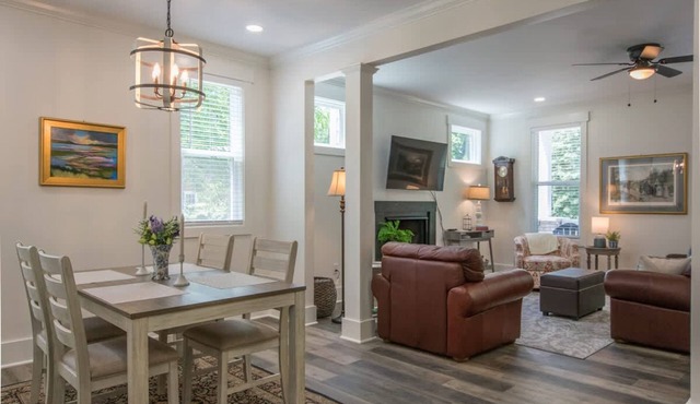 Charming 3BR w Balconies Walk to Flat Rock Playhouse