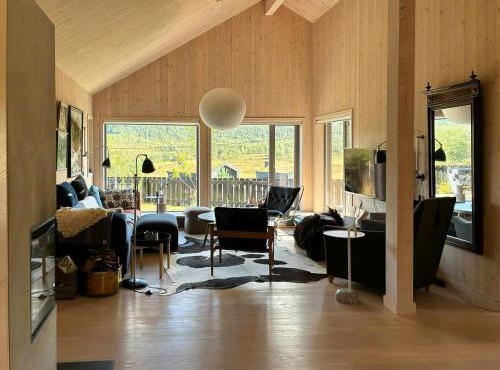 Charming Mountain Cabin In Spectacular Nature