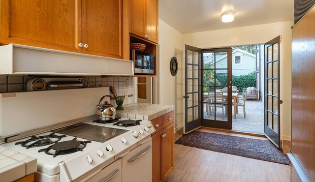 Charming Pasadena Pre-war Gem