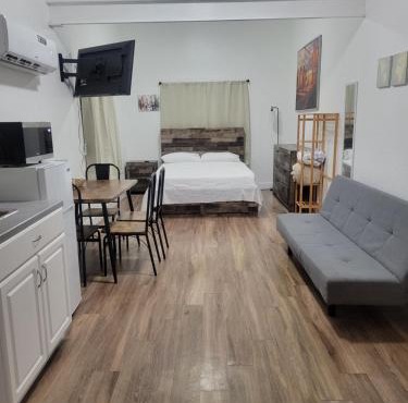 Charming Private Studio,Full Amenities, Great Location