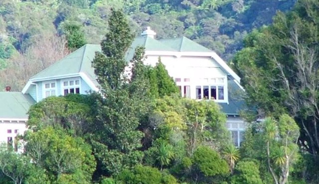 Charming Vacation Rental in Unique Bed and Breakfast Overlooking Nelson, South Island