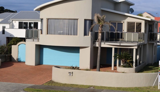 Comfortable 4 Bedroom house at Ohope Beach.