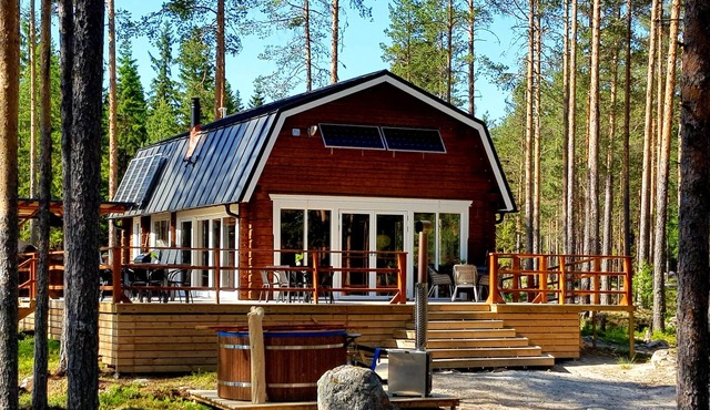 Comfortable newly built log cabin in the middle of the forest, built for quality of life and community.