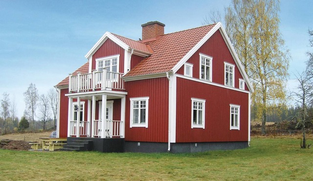 Completely renovated cottage in high location by the lake Solgen, near Eksjö.