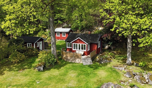 Cottage on a hill overlooking Öresjö