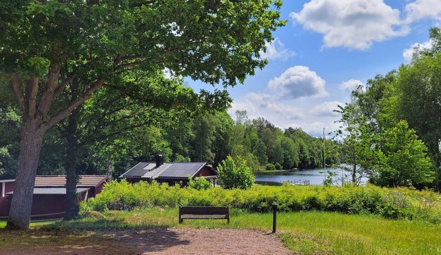 Cottage on lake plot with own dock, boat and sauna
